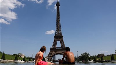 هروبًا من الحر القاتل.. موجة غرق تحصد أرواح أكثر من 40 شخصًا في فرنسا
