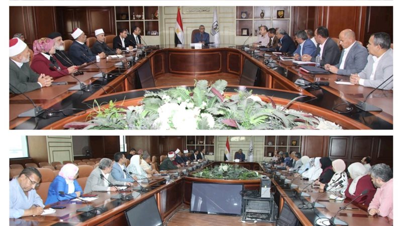 محافظ بنى سويف خلال الاجتماع لبحث الاستعداد للحملة