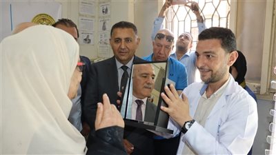 محافظ القليوبية يتفقد أعمال القافلة الطبية المجانية بوحدة البقاشين بكفر شكر 