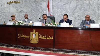 محافظ سوهاج: حركة التنقلات الأخيرة جاءت لرفع معدلات الأداء