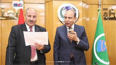 محافظ المنيا يعتمد نتيجة الشهادة الإعدادية ويهنئ الأوائل هاتفيًا