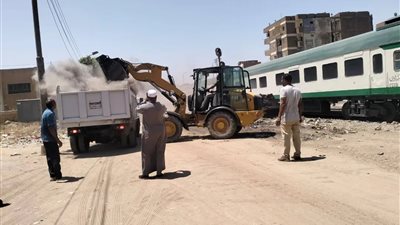  استمرار جهود النظافة ورفع كفاءة البيئة بمدينة أسوان وقرية أبو الريش