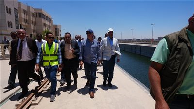 وزير الموارد المائية والري والمحاف يتفقدان قناطر أسيوط الجديدة ومحطتها 