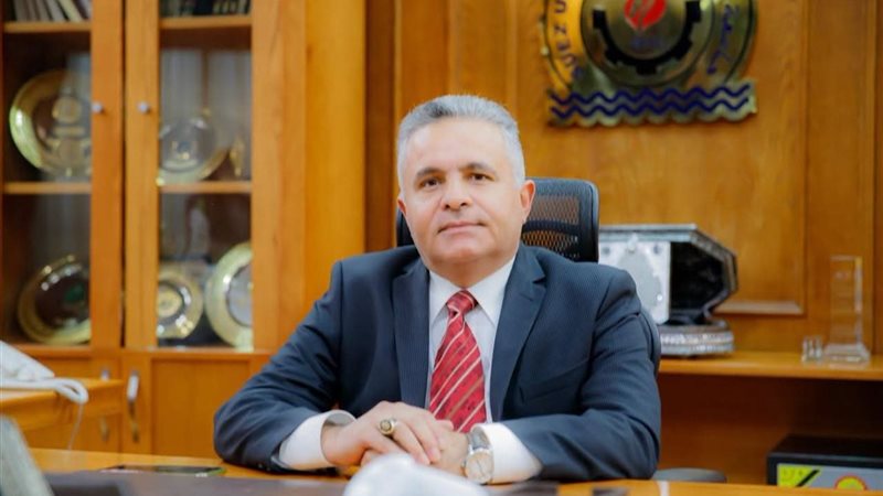رئس جامعة السويس