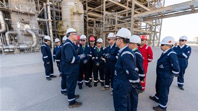 وزير البترول والثروة المعدنية يتفقد مصنع دمياط للغاز الطبيعي المسال