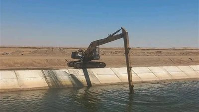 محافظ أسوان يتابع جهود تطوير منظومة الرى بالمحافظة ويشيد بجهود العاملين 