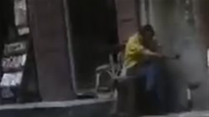 شخص بتعاطي المواد