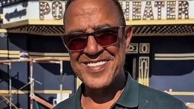 المسرح راجع الساحل.. أشرف عبدالباقي يعلن عودة فرقة «سوكسيه»