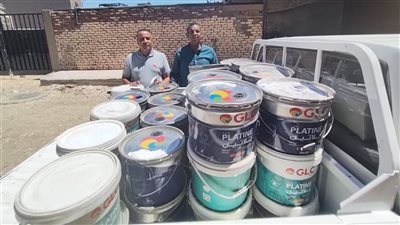ضبط طن بويات ودهانات منتهية الصلاحية داخل محل غير مرخص بالأقصر