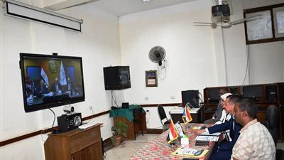وزير التعليم يتابع مع محافظ أسوان انتظام امتحانات الثانوية عبر الفيديوكونفرنس 