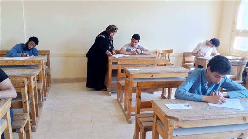 جانب من اللجان