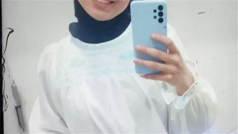 الطالبة 