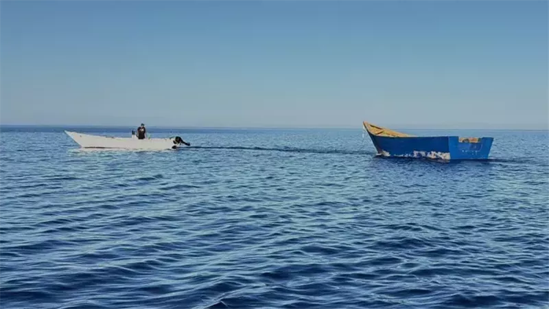 رحلات خطرة يقطعها