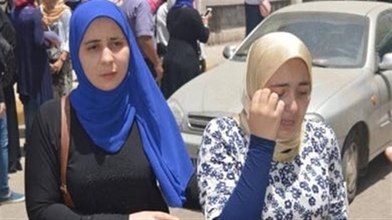 بكاء طالبات - أرشيفية