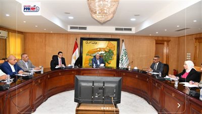 محافظ الفيوم يتابع الموقف التنفيذي لمشروعات القرض الأوروبي