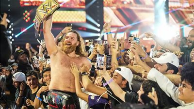 إنجاز تاريخي.. سامي زين يصبح أول عربي يعتلي عرش WWE العالمية 