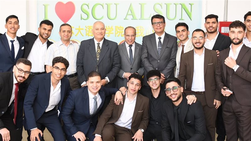 338 طالبًا يناقشون