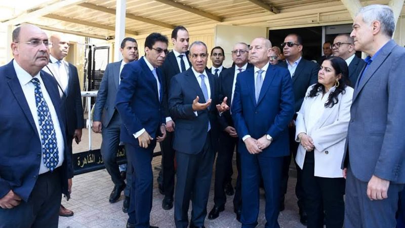 وزير الخارجية في