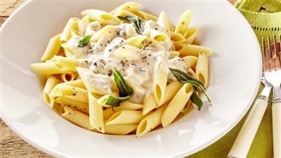 طريقة عمل مكرونة بالوايت صوص.. وصفة شهية وسريعة التحضير 
