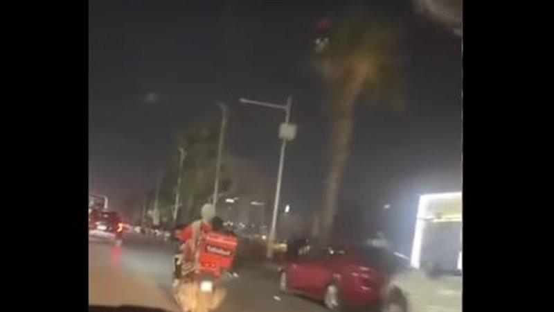 بطلة الدليفري تشعل