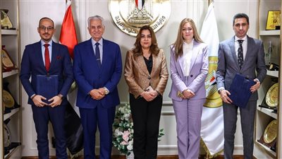التنمية المحلية توقع بروتوكول تعاون لدعم الدراسات العليا للعاملين وأسرهم