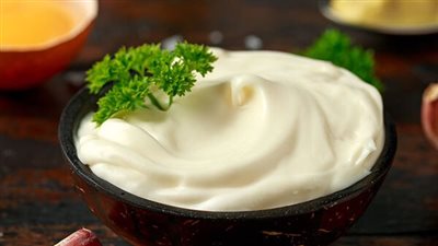 طريقة عمل الثومية السوري.. وصفات متنوعة لتحضيرها كالجاهزة 
