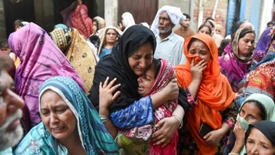 انهيار سقف مركز تعليمي في باكستان يودي بحياة 14 طفلا