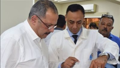رئيس مياه القناة يفاجئ معامل المحطات للتأكد من جودة مياه الشرب           