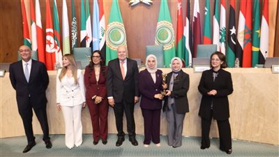 تكريم السفيرة فوزية بجائزة المرأة العربية للمسؤولية المجتمعية