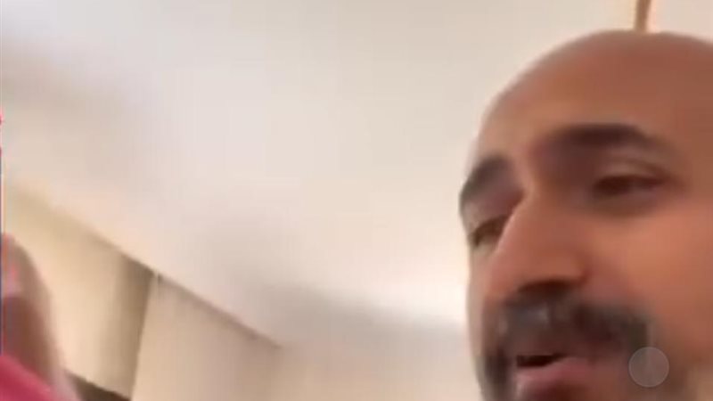 زوج يفاجأ بكيس قمامة