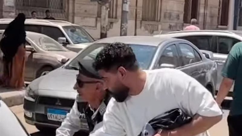 امين الشرطة يزق العربية