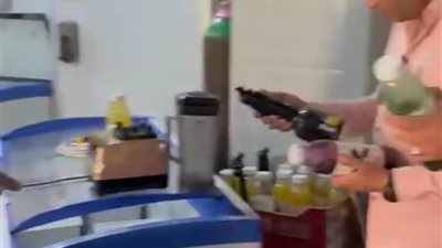 تموين الفيوم يضبط مصنع عصائر وآيس كريم مخالف للمواصفات القياسية المعتمدة