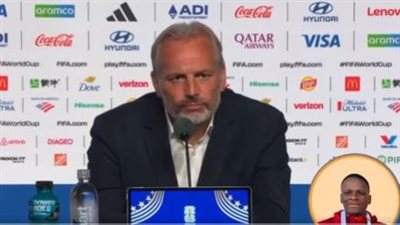 صدمتان في الرأس.. مدرب الكونغو يودع المونديال ويفجع بوفاة والده على الهواء