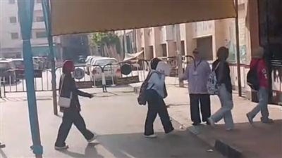 انتظام دخول طالبات دمياط لأداء امتحاني الكيمياء والجغرافيا وسط تأمينات مشددة