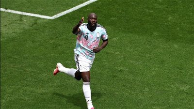 لوكاكو رغم الإطاحة بالسنغال يعترف بمعانته نفسيا في كأس العالم