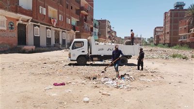 حي الجناين يواصل حملات النظافة اليومية ورفع المخلفات بعدد من القرى والمناطق 