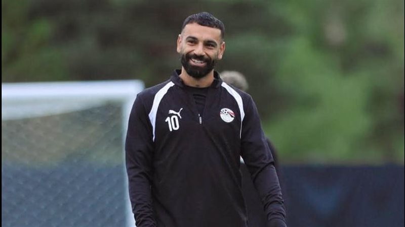 محمد صلاح قائد منتخب