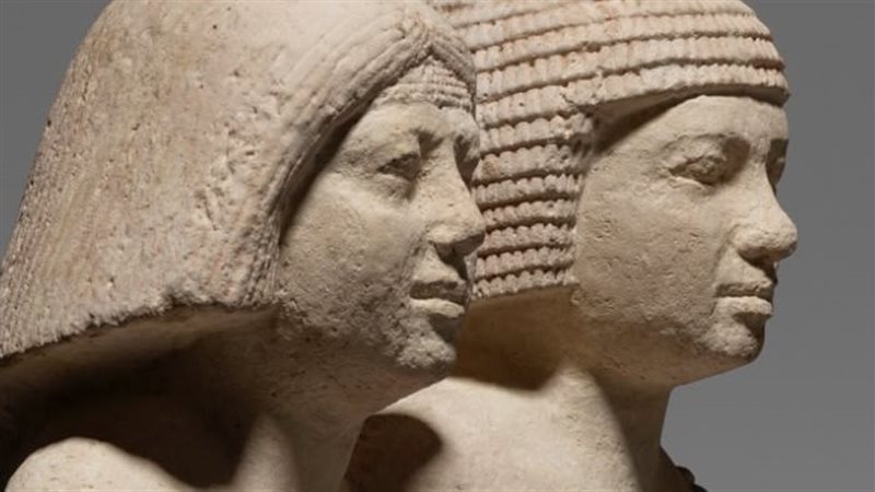 تمثال مصري قديم 