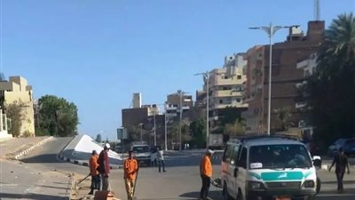 تكثيف إزالة التعديات ورفع الإشغالات وتنفيذ حملات النظافة بمدينة أسوان