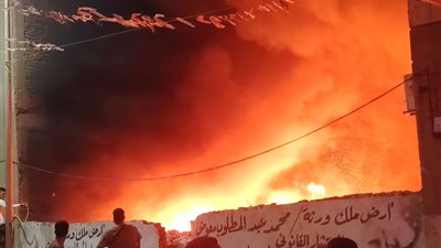 السيطرة على حريق بأرض فضاء بجوار مركز سلوى الحداد سابقًا في حي زرب بالسويس