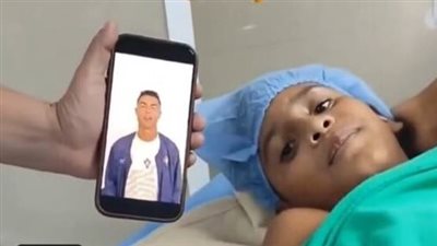 من تحت الأنقاض إلى رسالة رونالدو.. قصة فنزويلي أبكت الجميع في كأس العالم
