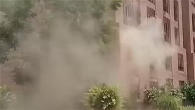 الدخان وصل السماء.. حريق بالمجموعة الثامنة في الرحاب يثير الانتباه