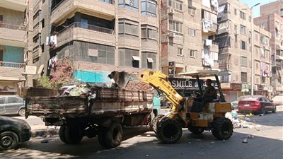 الأنصاري يوجه بتمشيط شوارع الوراق وإمبابة لرصد نقاط فرز القمامة وإزالتها