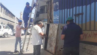 رئيس مدينة دمنهور يتابع أعمال صيانة وتأمين شبكة الإنارة العامة 