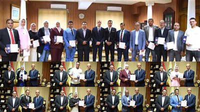 تسليم شهادات إتمام دورة إعداد المدربين المعتمدين tot لـ19 بجامعة بنى سويف|صور