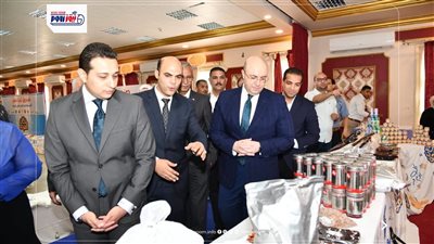 محافظ الفيوم يفتتح معرض 