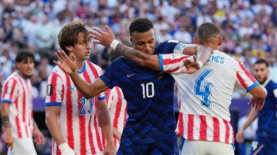 بأمر من ديشامب.. ثنائي منتخب فرنسا حرسا مبابي بعد مواجهة باراجواي