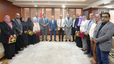محافظ الغربية يكرّم فريق 