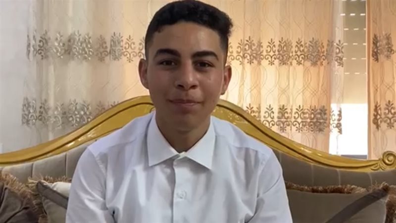 الطالب ينال عماد