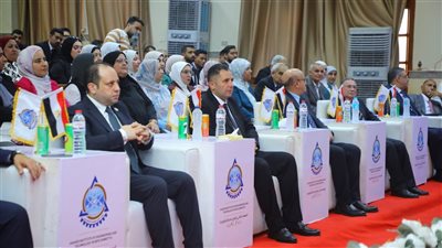 محافظ دمياط يشارك مناقشة مشروعات تخرج طلاب المعهد العالي للهندسة والتكنولوجيا 